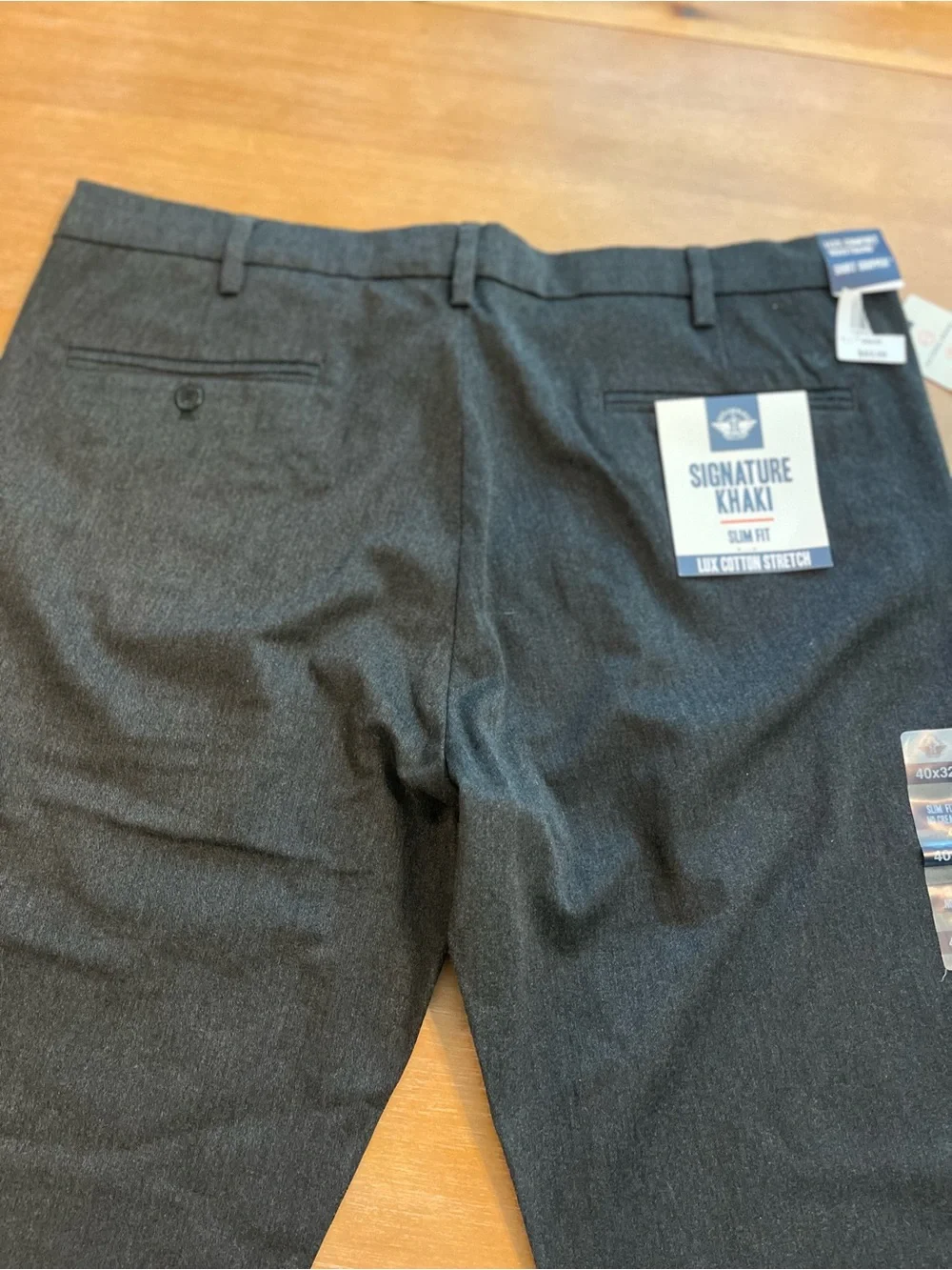 Docker’s signature Mens  khaki slim fit Lux cotton stretch 40 x 32 Grey NWT